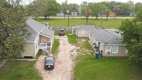 824 2nd Avenue N Texas City TX 77590