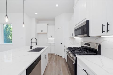 Tiny photo for 812 Elkhart Street #D, Houston, TX 77091 (MLS # 10303426)