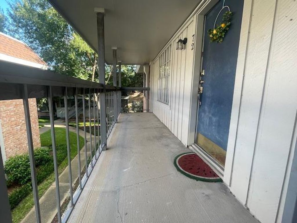 Photo of 2350 Bering Drive #72, Houston, TX 77057 (MLS # 9988005)