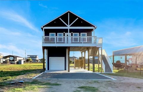 Photo of 979 S Selwyn Road, Crystal Beach, TX 77650 (MLS # 50703187)