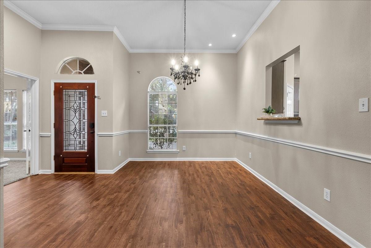 2733 W Oaks Boulevard