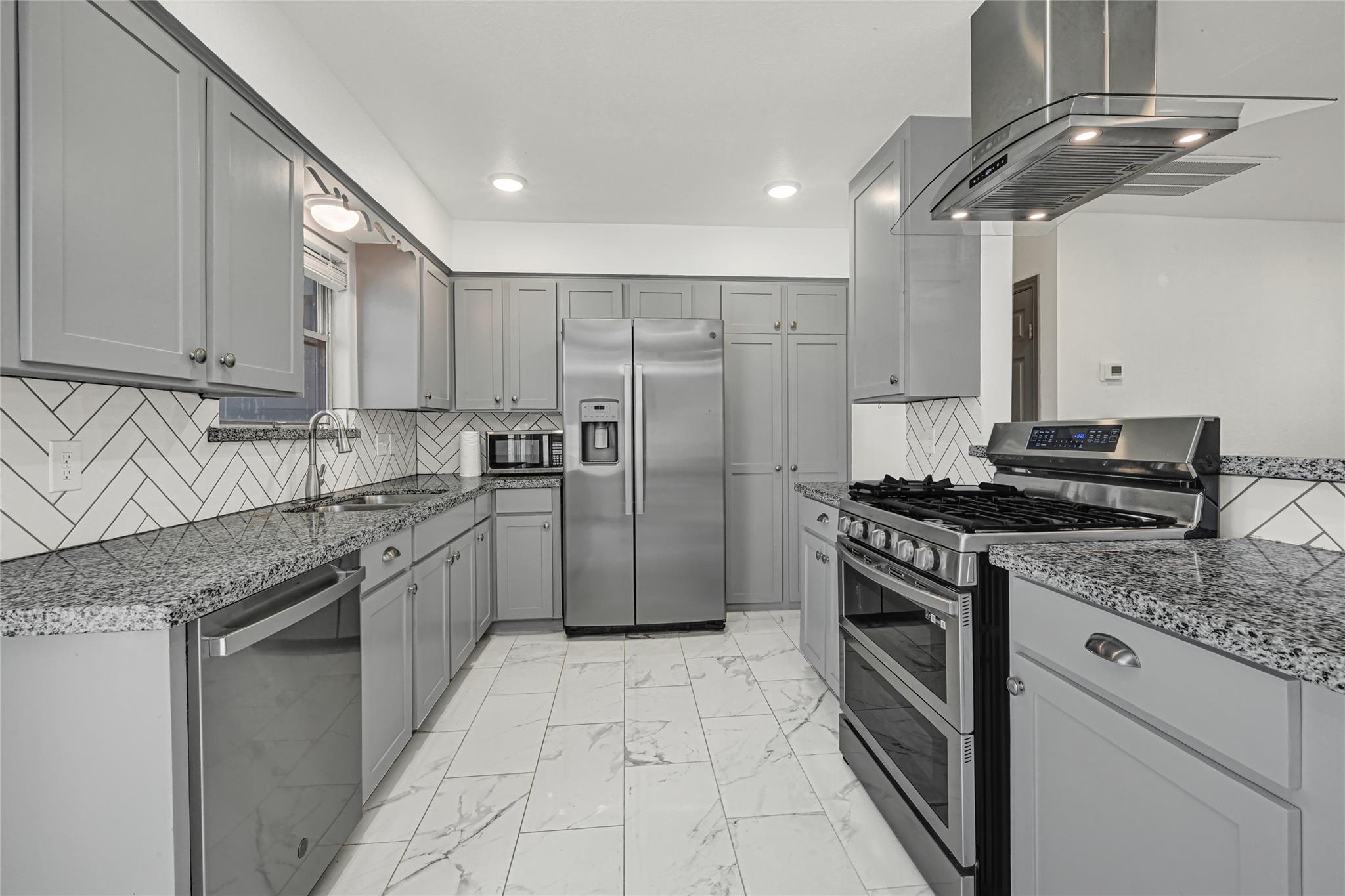 209 W 6th Street