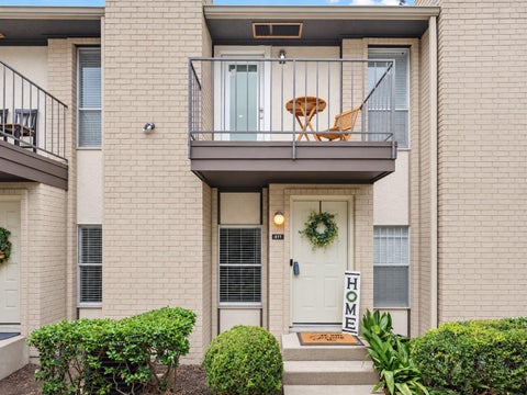 Photo of 2021 Spenwick Drive #811, Houston, TX 77055 (MLS # 3749693)