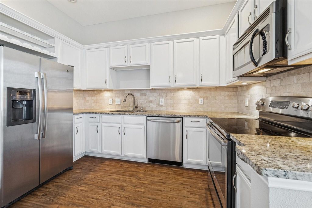 Photo of 5353 Memorial Drive #3010, Houston, TX 77007 (MLS # 80798019)