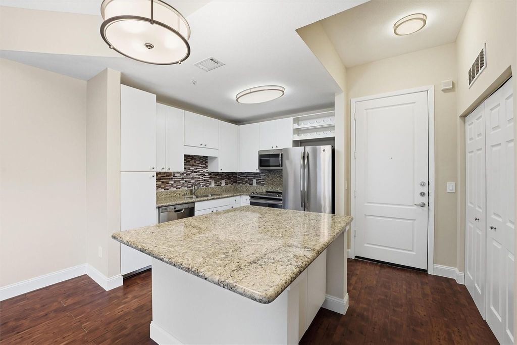 Photo of 3505 Sage Road #208, Houston, TX 77056 (MLS # 97272426)