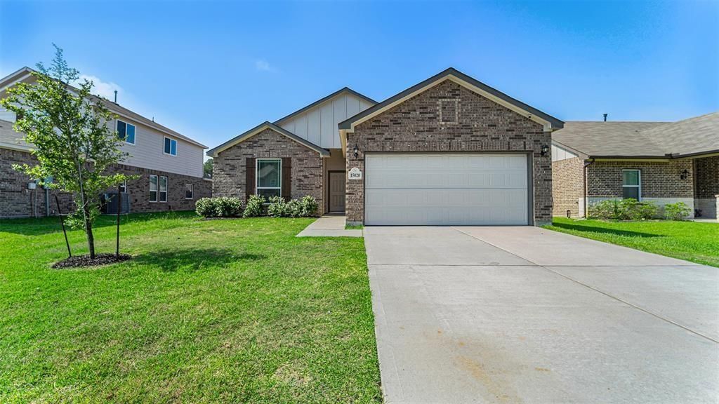 Photo of 15020 Meadow Glen N, Conroe, TX 77306 (MLS # 61155502)