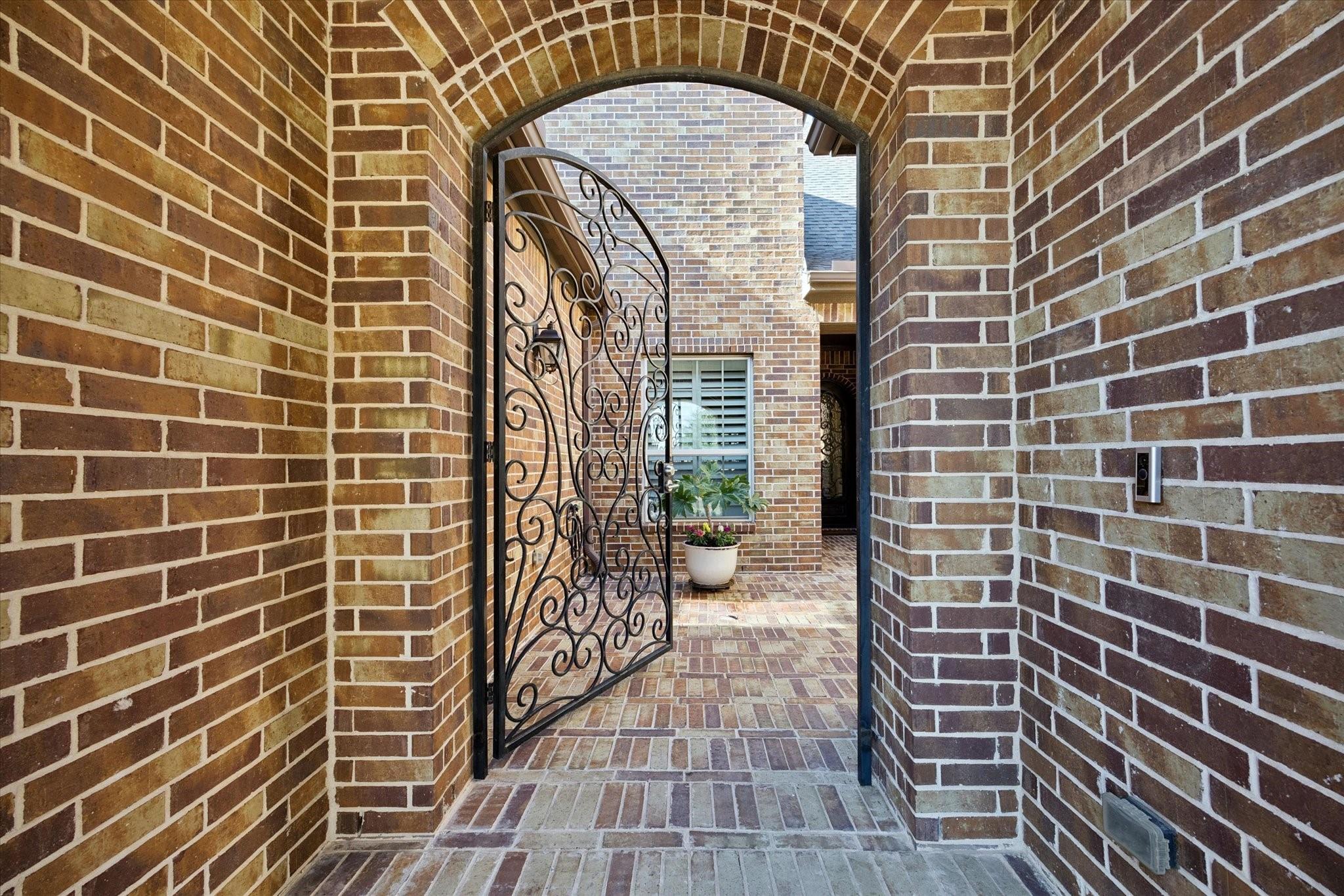 6918 Champion Trail