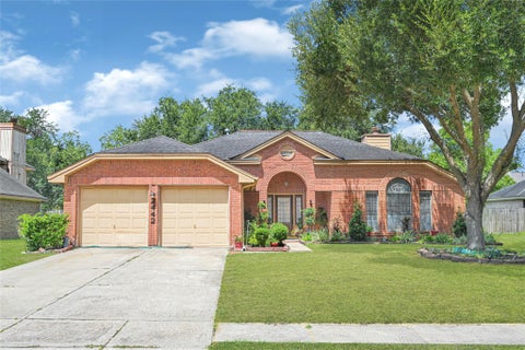 Homes For Sale - 2442 Arrowsmith Court<br/> Pearland, TX 77584