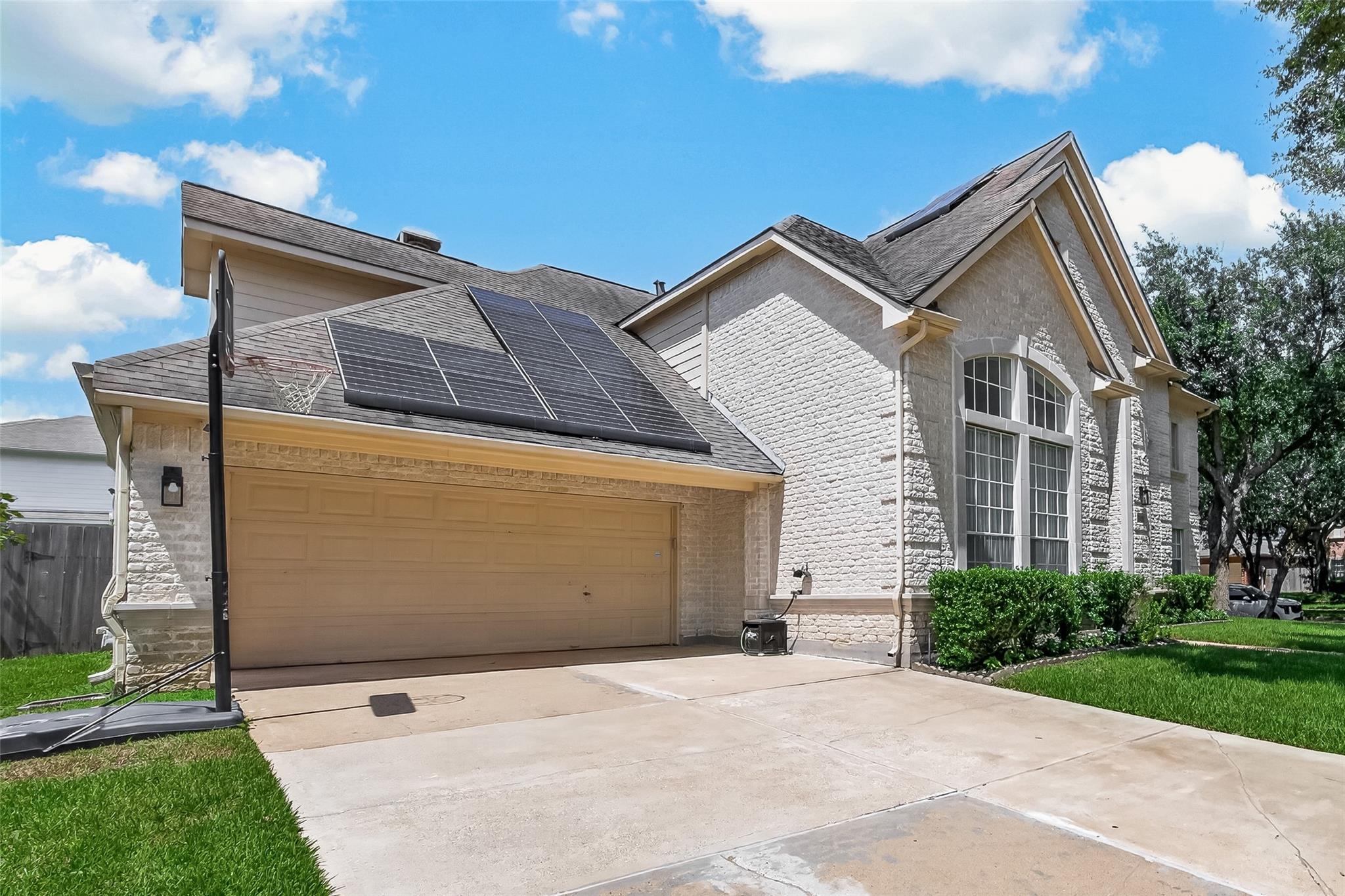 2002 Thorncrest Court