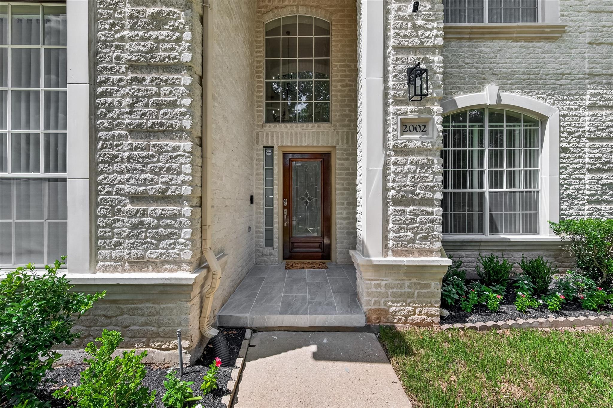 2002 Thorncrest Court