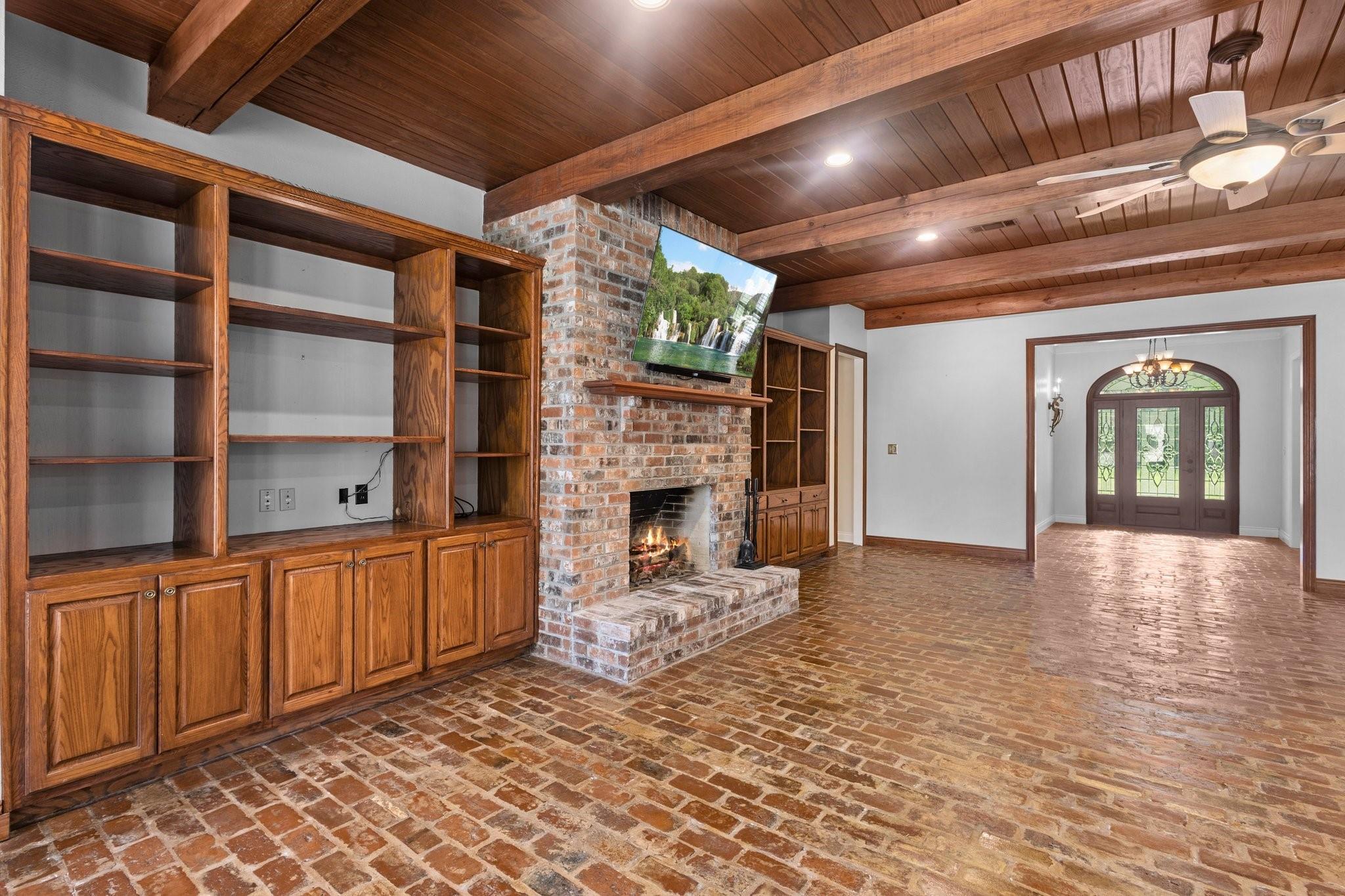 Winnie, Texas, 77665, United States, 3 Bedrooms Bedrooms, ,4 BathroomsBathrooms,Residential,Active,2009857