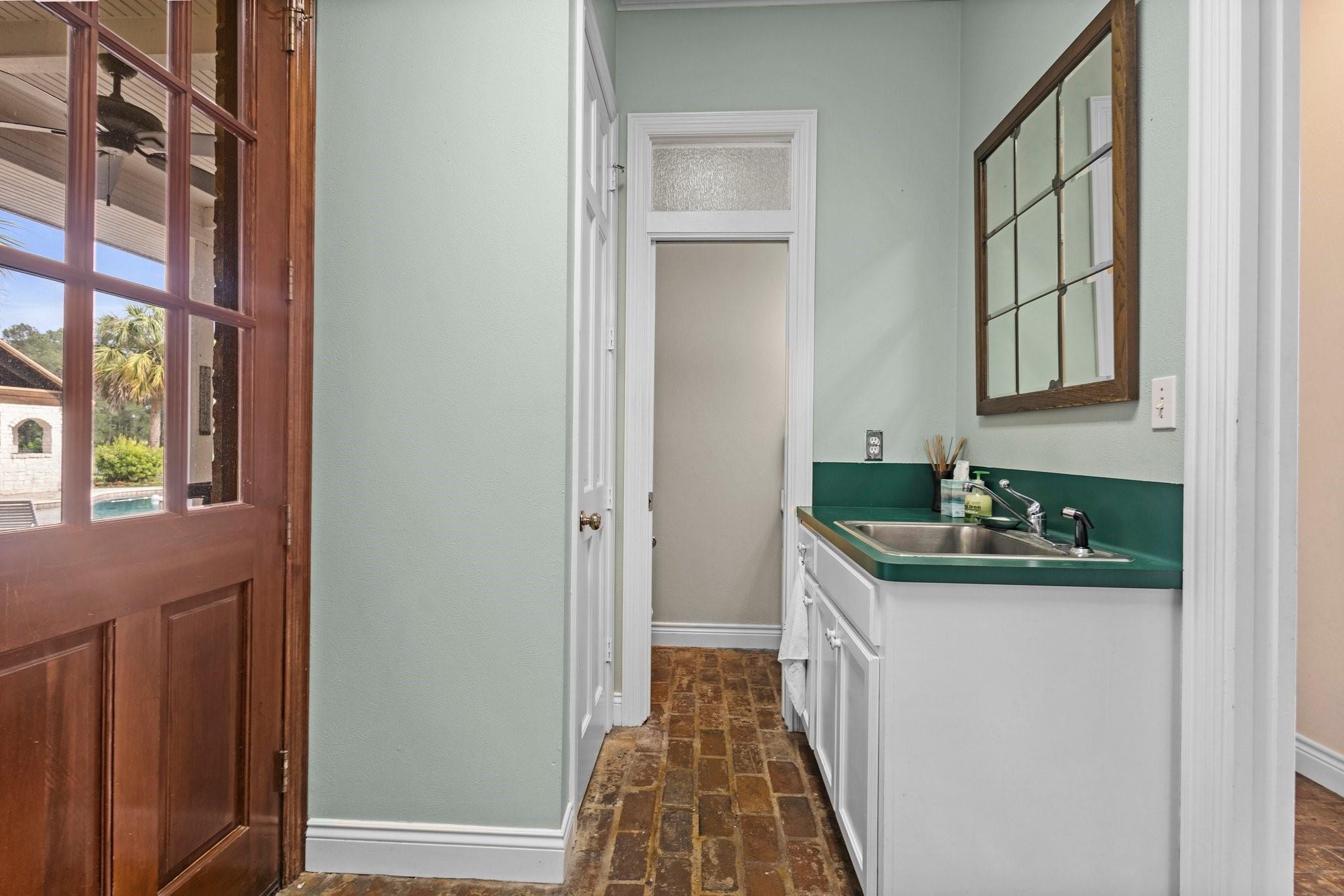 Winnie, Texas, 77665, United States, 3 Bedrooms Bedrooms, ,4 BathroomsBathrooms,Residential,Active,2009857