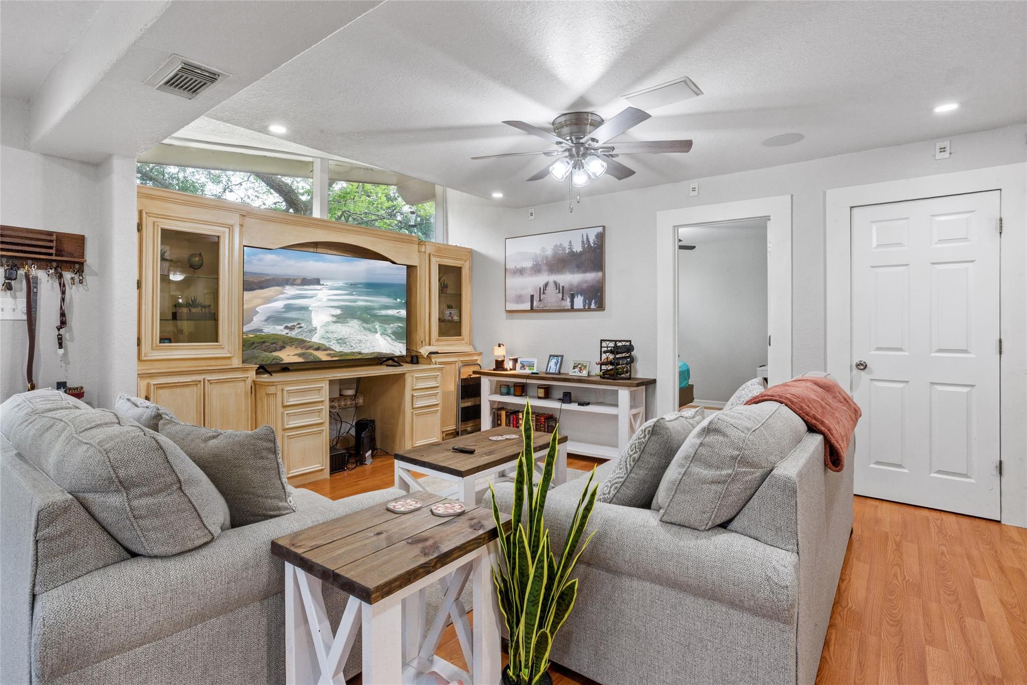 454 Southern Oaks Drive