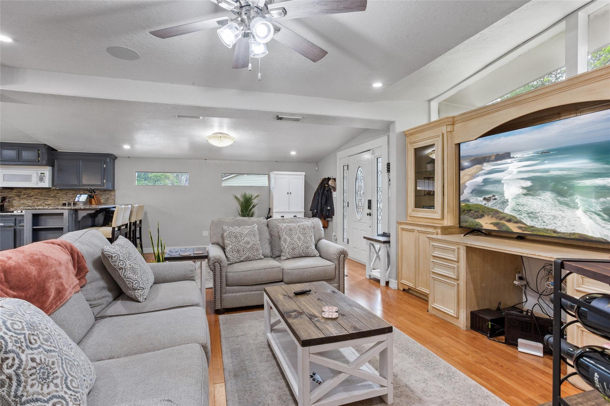 454 Southern Oaks Drive