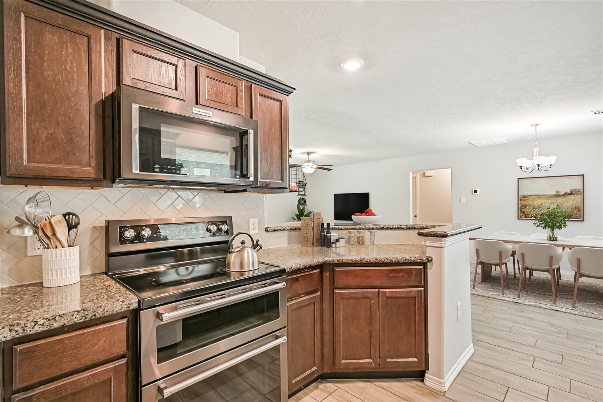 10533 Mary Lane