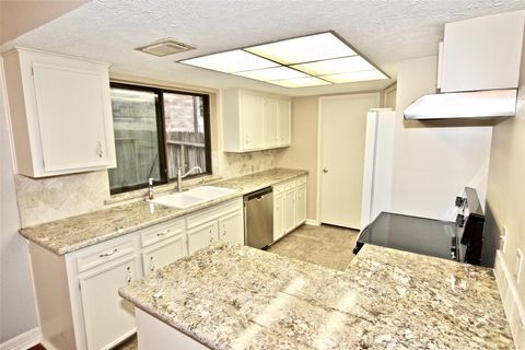 Photo of 3146 Wagon Trail Drive, Sugar Land, TX 77479 (MLS # 16858985)