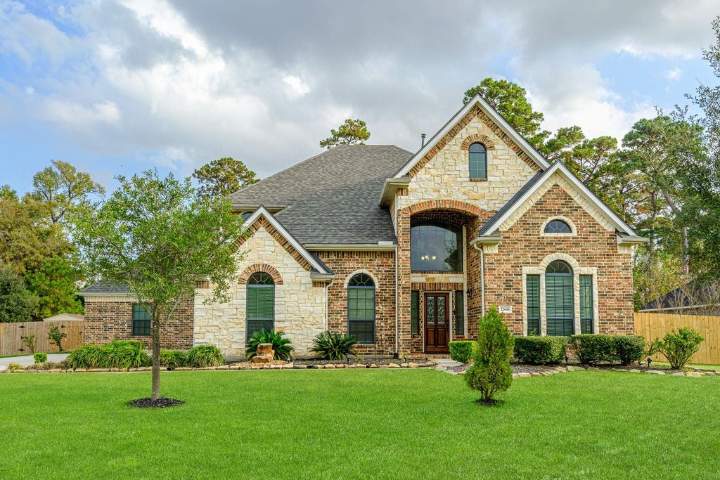 Photo of 22618 Pineleigh Ct Ct, Tomball, TX 77375 (MLS # 31658427)