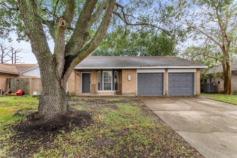 Photo of 2831 Heritage Bend Drive, Webster, TX 77598 (MLS # 50841558)