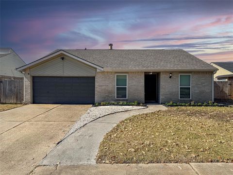 Tiny photo for 9922 Glenkirk Drive, Houston, TX 77089 (MLS # 11371565)
