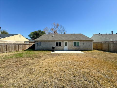Tiny photo for 9922 Glenkirk Drive, Houston, TX 77089 (MLS # 11371565)