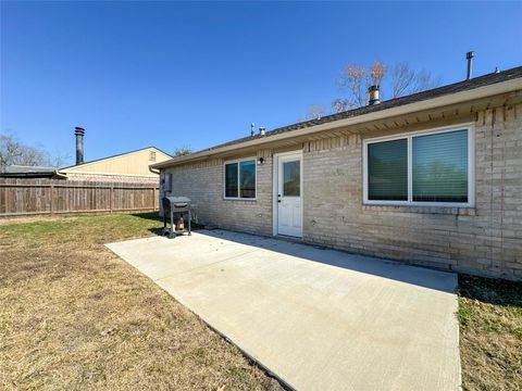 Tiny photo for 9922 Glenkirk Drive, Houston, TX 77089 (MLS # 11371565)