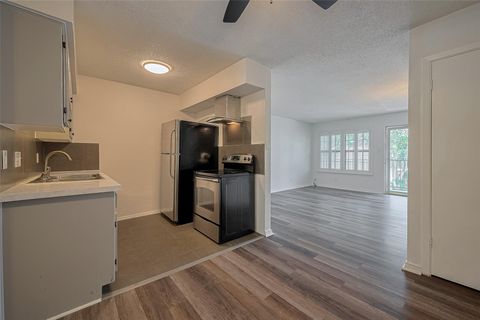 Tiny photo for 606 Marshall Street #35, Houston, TX 77006 (MLS # 19057225)