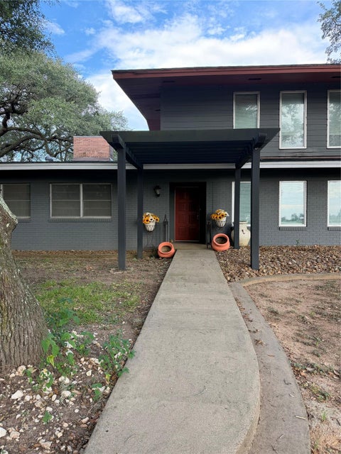 Photo of 100 Evans Street, Alleyton, TX 78935 (MLS # 68537491)