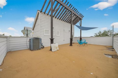 Tiny photo for 1620 Mcdonald Street, Houston, TX 77007 (MLS # 74338236)