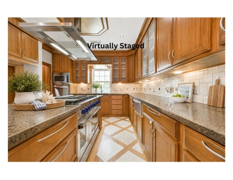 Property photo of 920 Grove Road, Clear Lake Shores, TX 77565