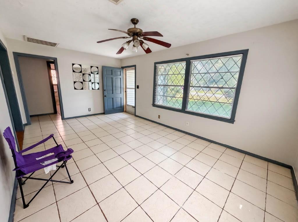 Photo of 73 Burbank Street, Houston, TX 77076 (MLS # 18414796)