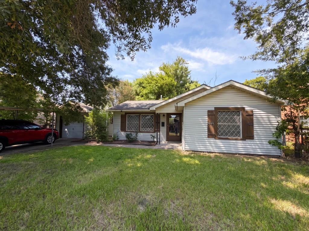 Photo of 73 Burbank Street, Houston, TX 77076 (MLS # 18414796)