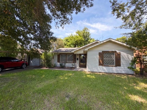Photo of 73 Burbank Street, Houston, TX 77076 (MLS # 18414796)