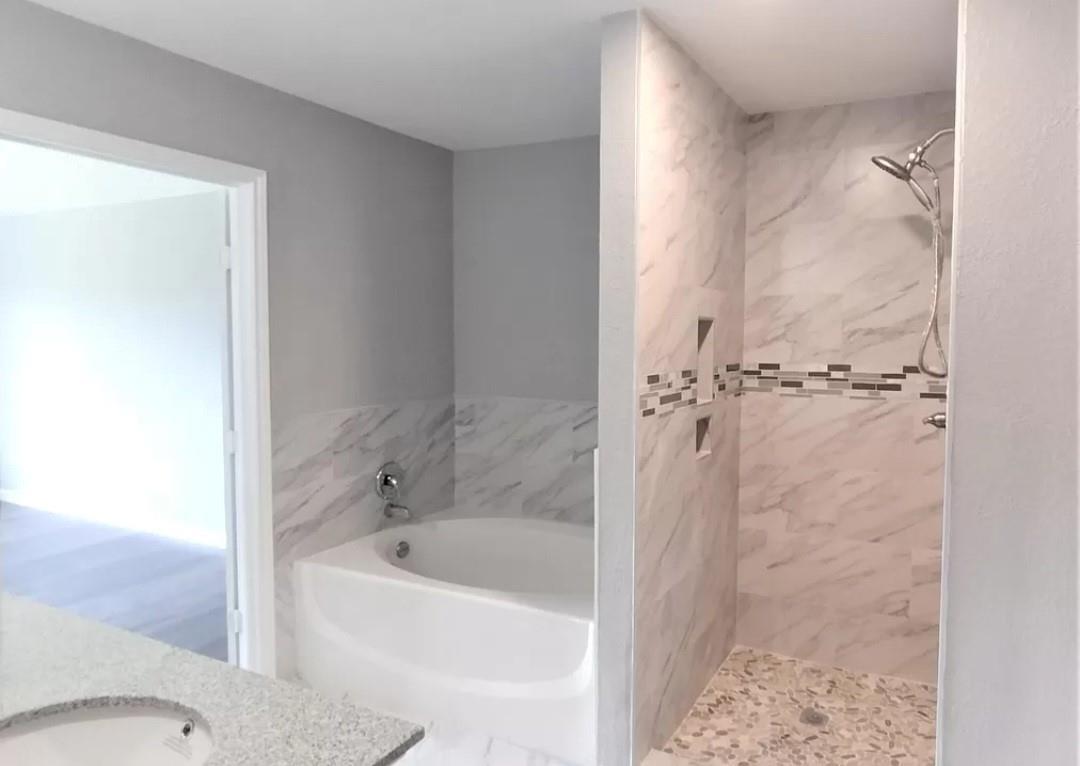 6923 Creek Village Drive