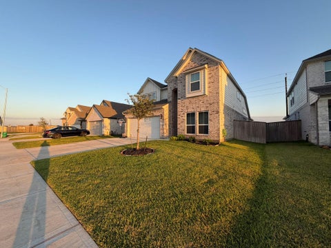 Photo of 615 Yard Master Trail, Rosharon, TX 77583 (MLS # 41818108)