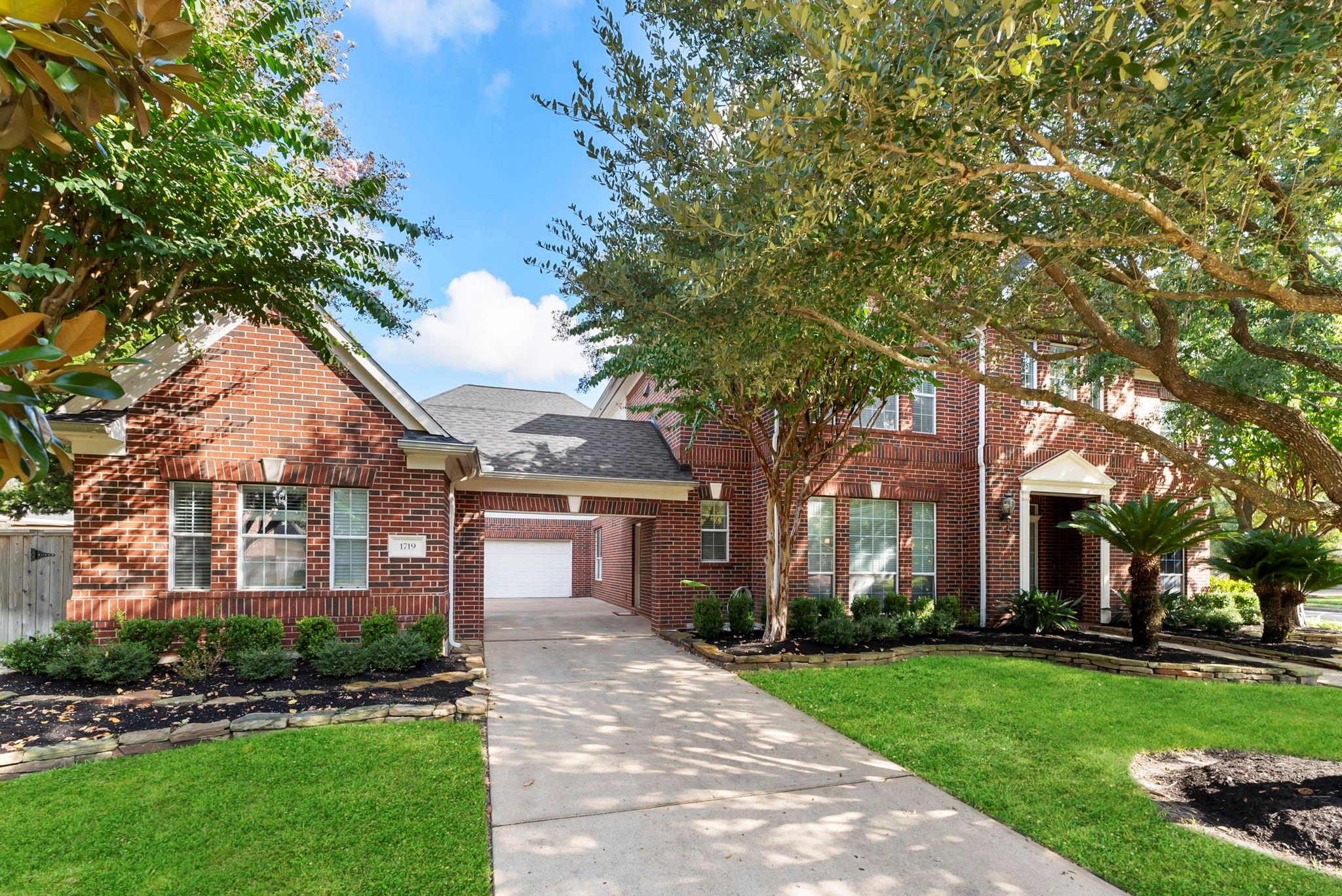 1719 Redstone Manor Drive