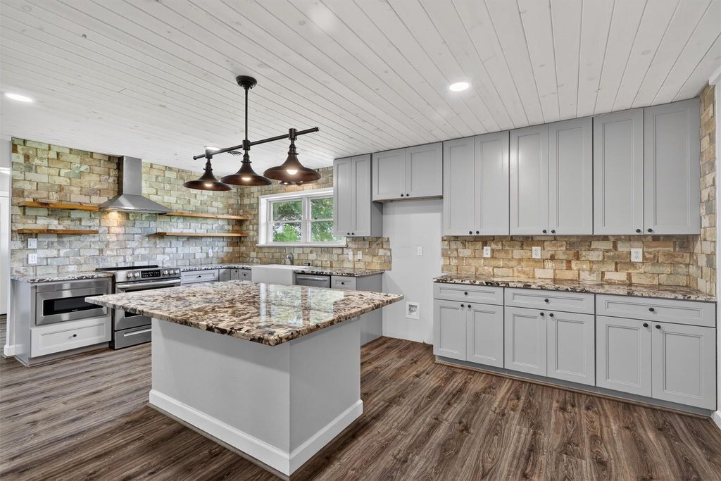 Photo of 379 Hale Road, Bay City, TX 77414 (MLS # 92620862)