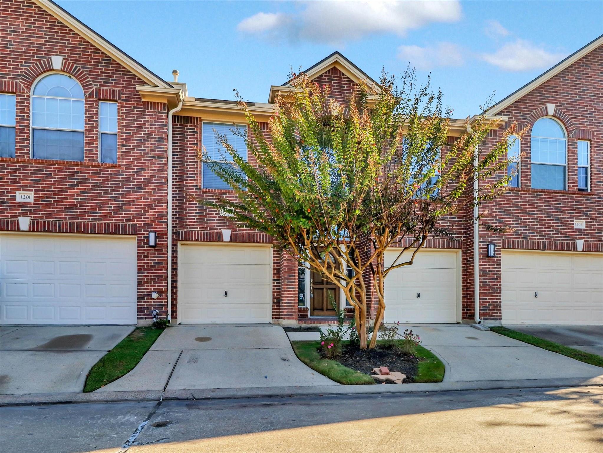 1408 S Friendswood Drive 1202