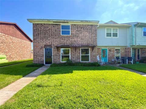 Townhouse For Sale - 8922 Glacier Avenue<br/> Galveston County, Texas City, TX 77591