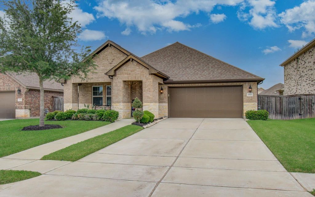 Photo of 1971 Highland Meadows Drive, Pearland, TX 77089 (MLS # 60082705)