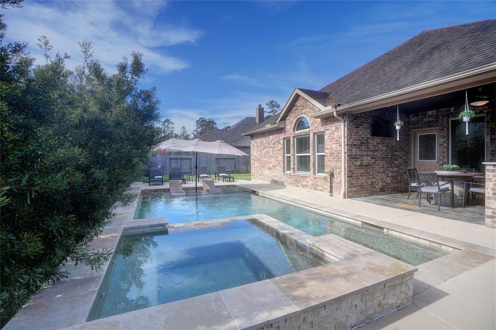 Photo of 564 Stephen F Austin Drive, Conroe, TX 77302 (MLS # 46883357)