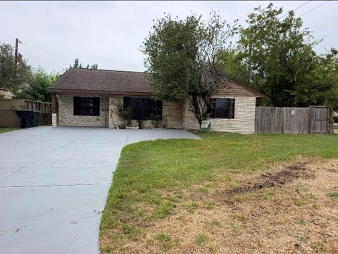 Photo of 8402 Bascom Lane, Houston, TX 77080 (MLS # 44813621)