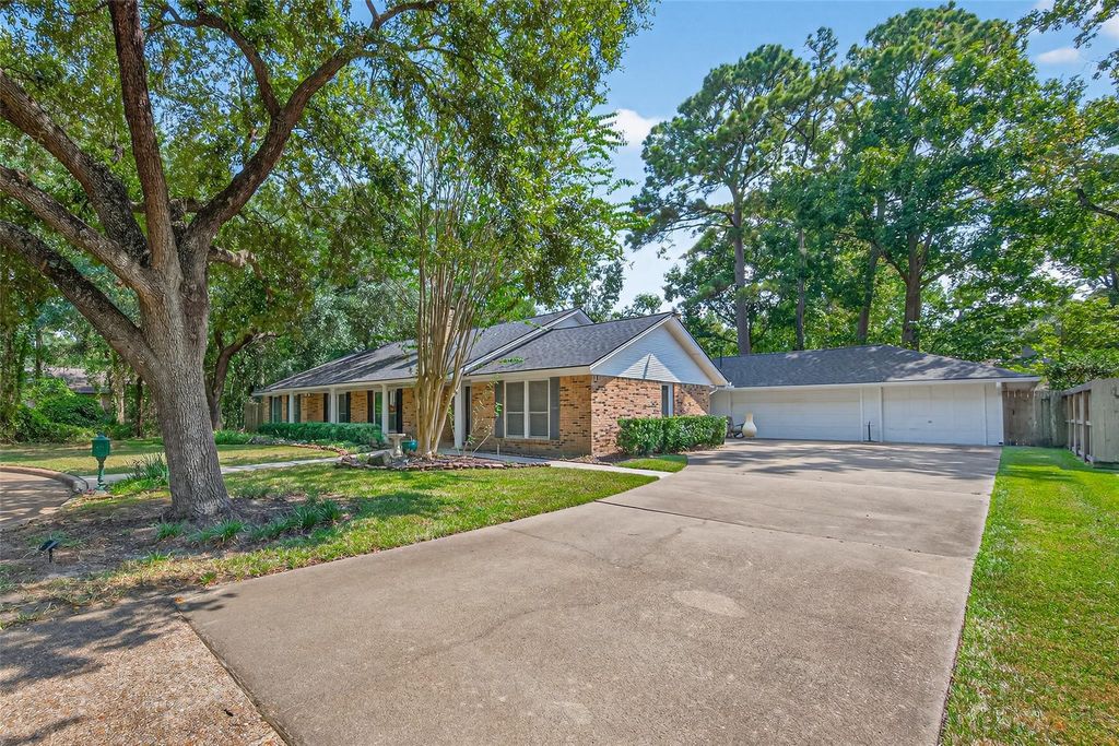 Photo of 2022 Running Springs Drive, Kingwood, TX 77339 (MLS # 41624478)