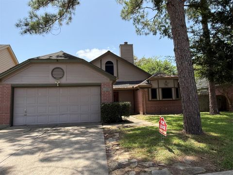 Photo of 1026 Saint John Drive, Pearland, TX 77584 (MLS # 61303729)