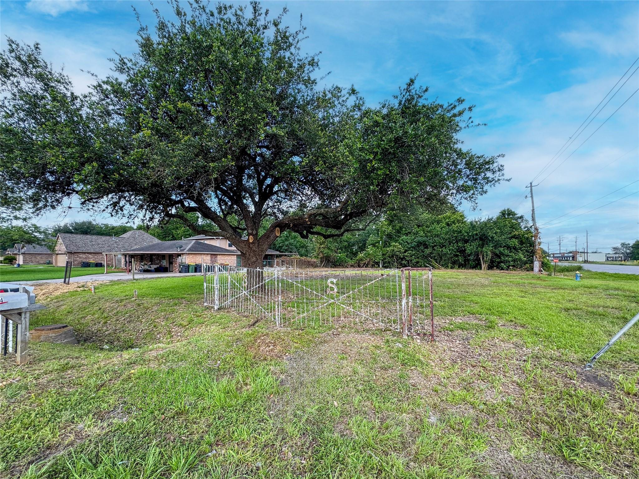 W Broadway Fm 518