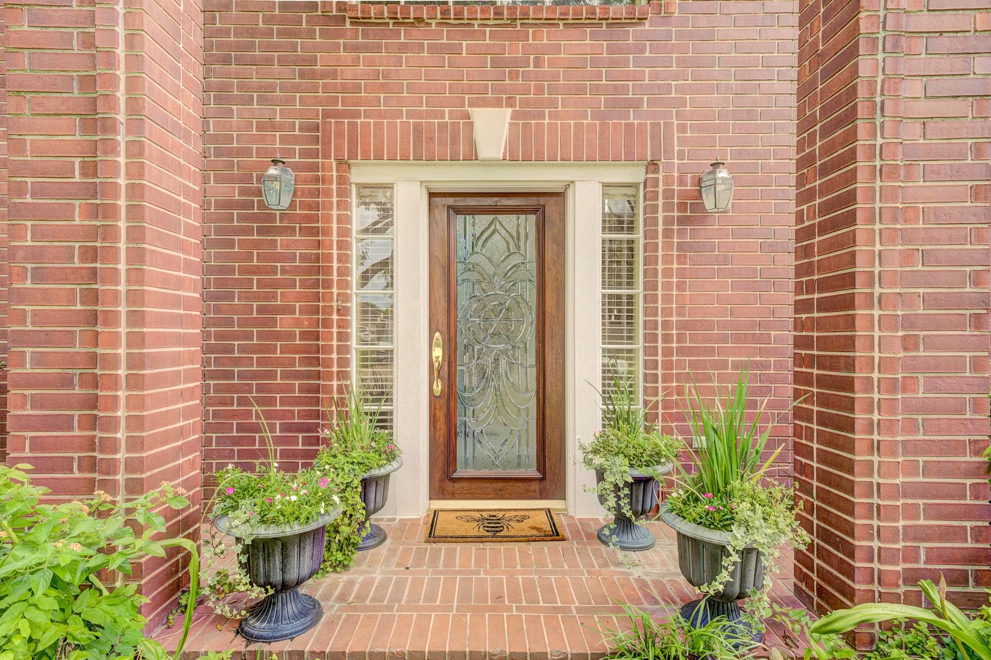 2810 Plantation Wood Lane