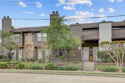 Photo of 8020 Braesmain Drive #1806, Houston, TX 77025 (MLS # 67634275)