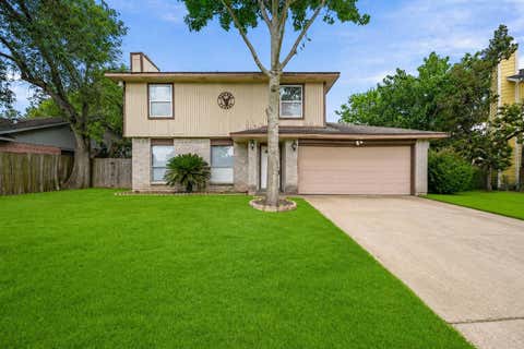 Photo of 6910 Paso Del Sol Drive, Houston, TX 77083 (MLS # 92081788)