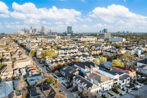 Tiny photo for 5709 Feagan Street, Houston, TX 77007 (MLS # 97394428)