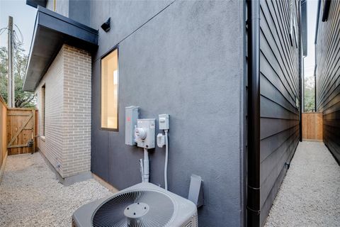 Tiny photo for 5709 Feagan Street, Houston, TX 77007 (MLS # 97394428)