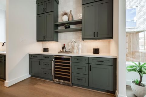 Tiny photo for 5709 Feagan Street, Houston, TX 77007 (MLS # 97394428)